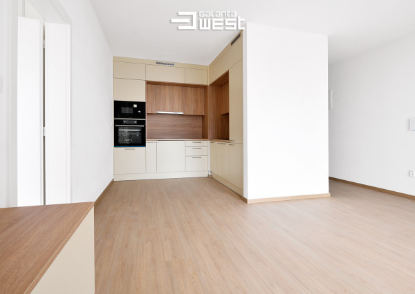 Moderný čiastočné zariadený 2-izbový byt v novostavbe WEST III.etapa Bytový dom L B.2.3 s priestrannou terasou