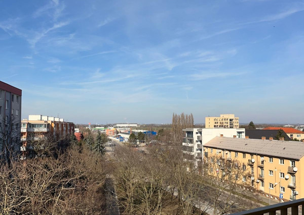 Na prenájom: Moderný 4-izbový byt v centre Galanty – Park House